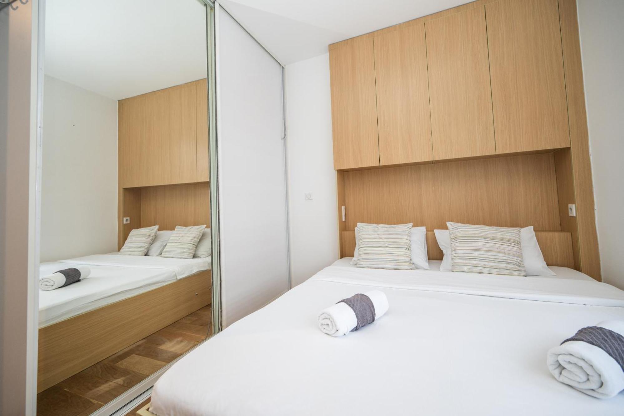 Design 1Bdr Apartment With City View 사라예보 외부 사진